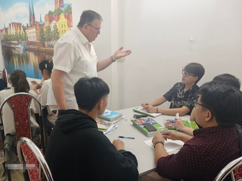Giáo viên người Đức tiếng Đức